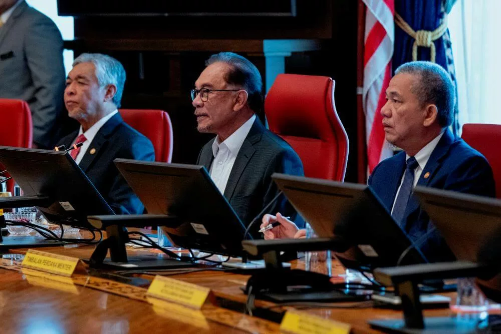 Jemaah Menteri Setuju Potong Gaji 20 Peratus